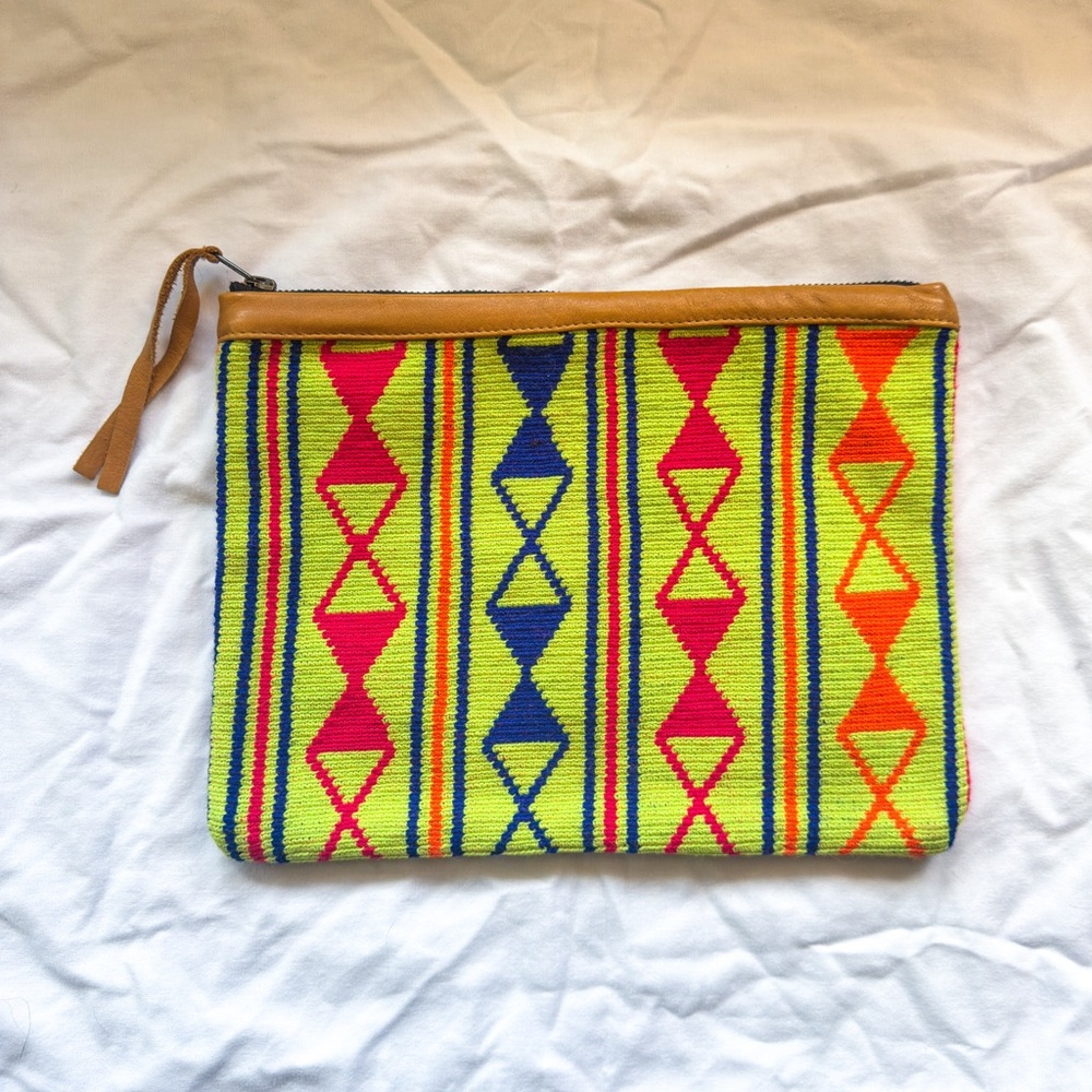 NWOT Sophie Anderson Cotton Crochet and Leather Geometric Clutch